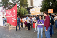 Estudiantes reclamaron por el boleto universitario